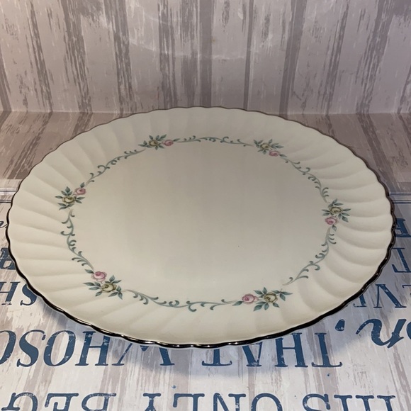 Sweetheart Silhouette Fine China by SYRACUSE 10.25” Plate - Picture 3 of 3